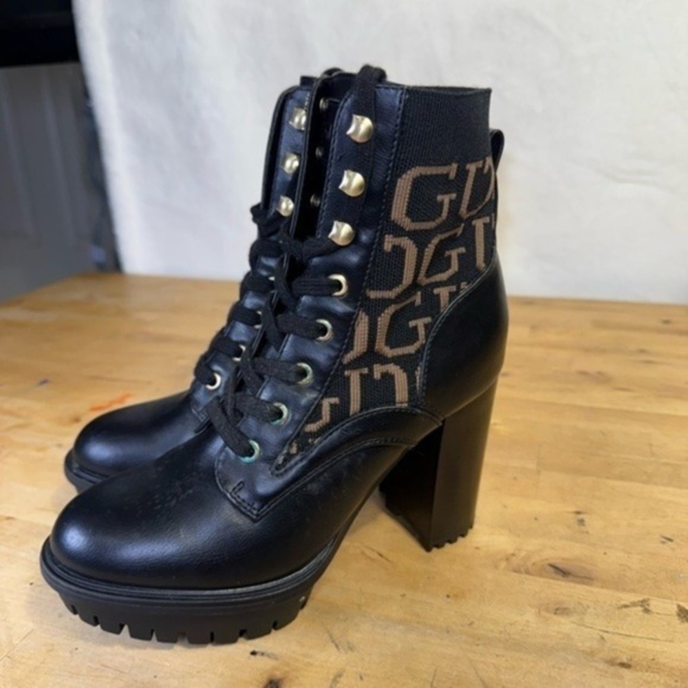 Guess WGROWS R Lace Up Ankle Boots Black Brown Logo Knit Block Heel Women 6